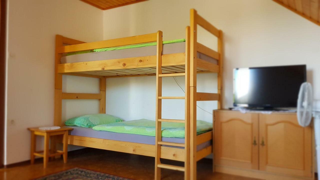 Apartma Pri Bostjanu Appartement Škofja Loka Buitenkant foto